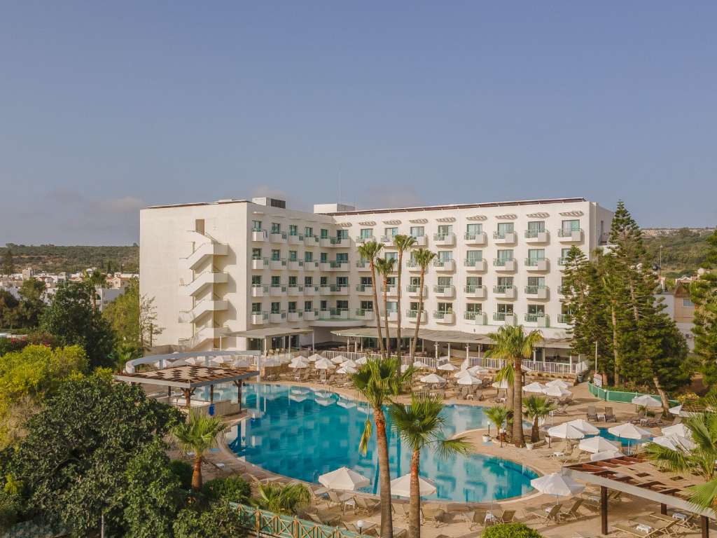 Hotellet och poolområdet